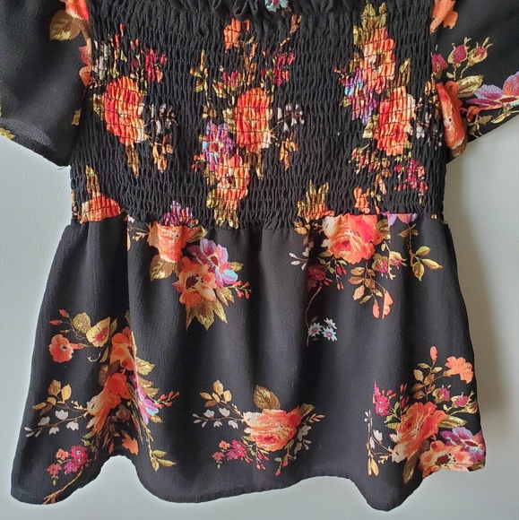 Monteau Peplum Shortsleeve Babydoll Top Size Medium - Picture 3 of 7